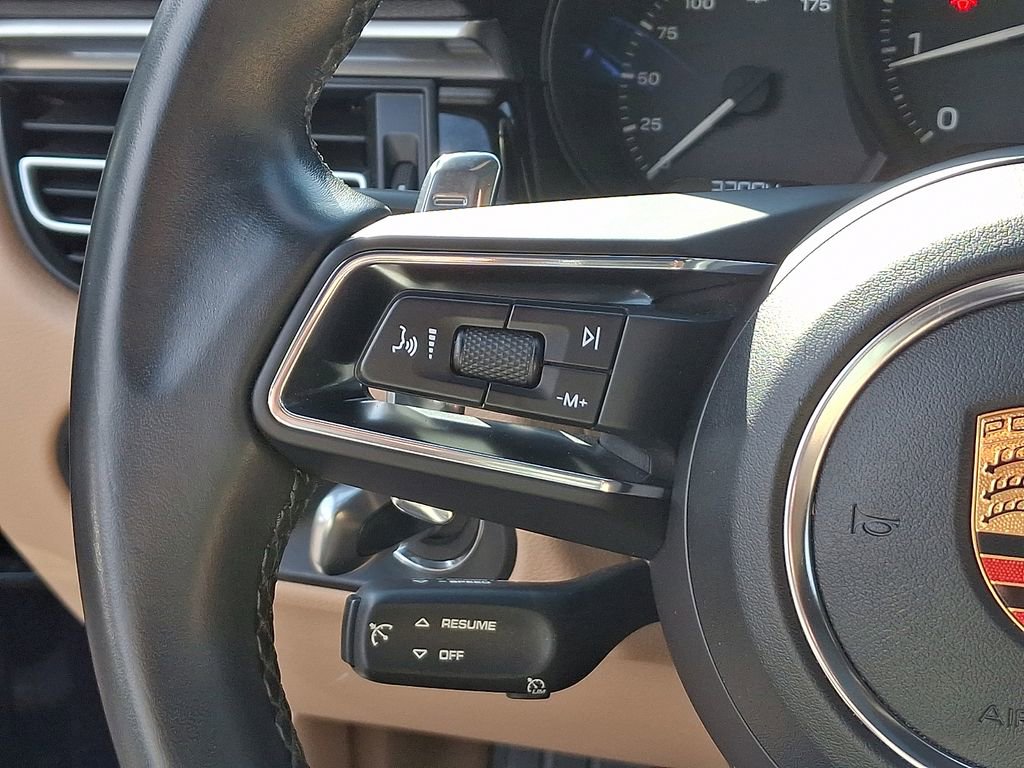 Used 2022 Porsche Macan image 23