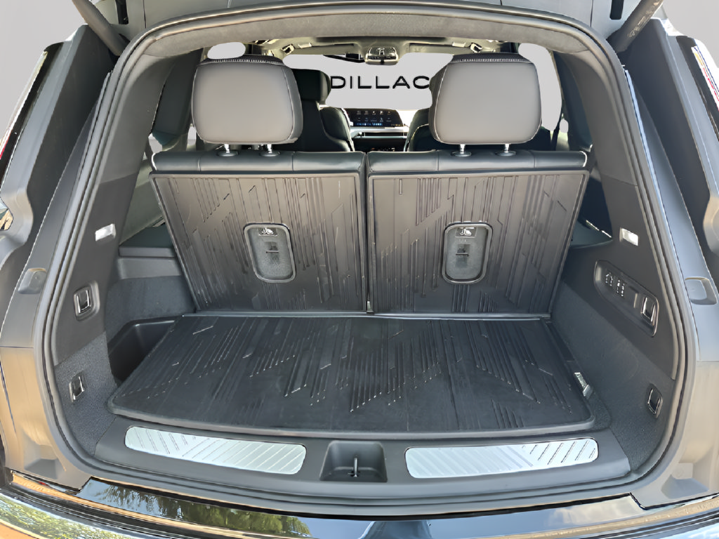 Used 2026 Cadillac Vistiq Platinum w/ LPO, Floor Liner Package AWD/4WD image 42