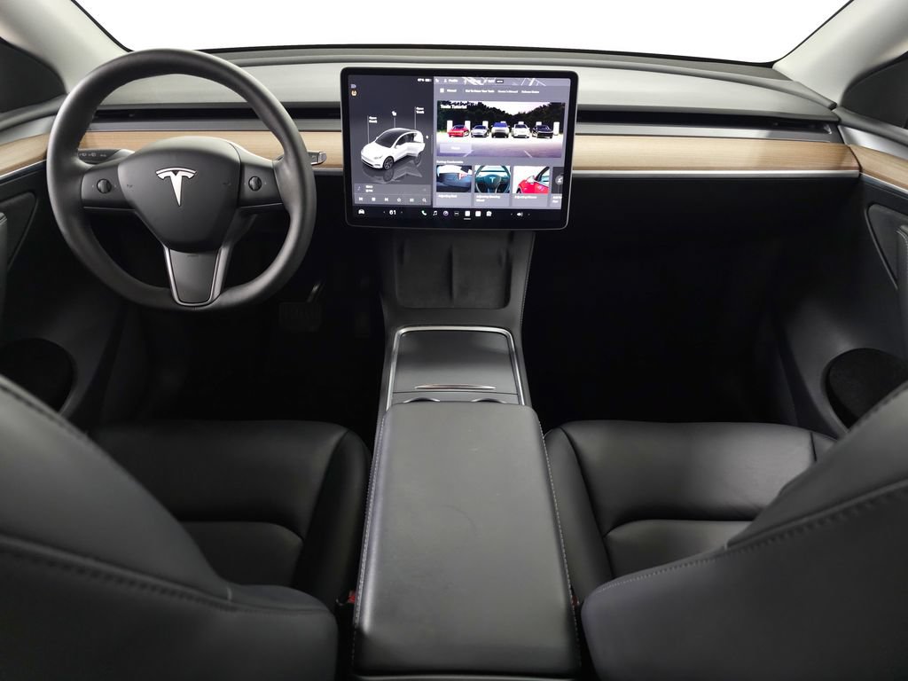 Used 2025 Tesla Model Y Long Range AWD/4WD image 13