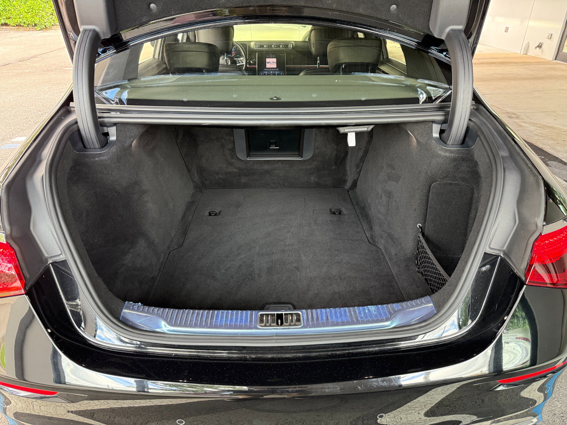 Used 2022 Mercedes-Benz S 500 4MATIC w/ AMG Line Package image 24