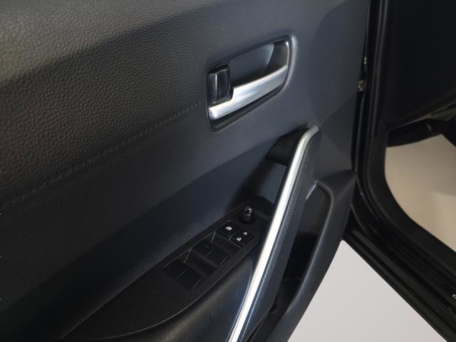 Used 2022 Toyota Corolla Cross XLE w/ Convenience Package FWD image 12