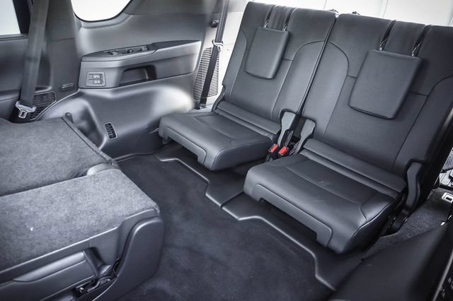 Used 2024 Lexus LX 600 4WD w/ Luxury Package image 21