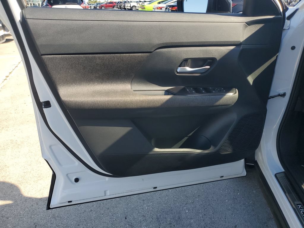 Used 2026 Nissan Kicks SV w/ Illumination Package FWD image 24