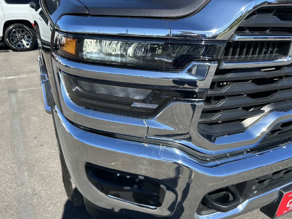 Used 2025 RAM 2500 Big Horn AWD/4WD image 31