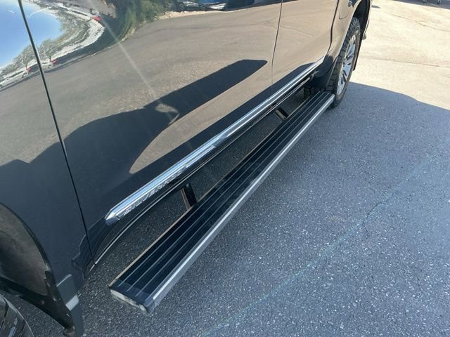 Used 2023 Chevrolet Silverado 1500 High Country w/ Technology Package image 12