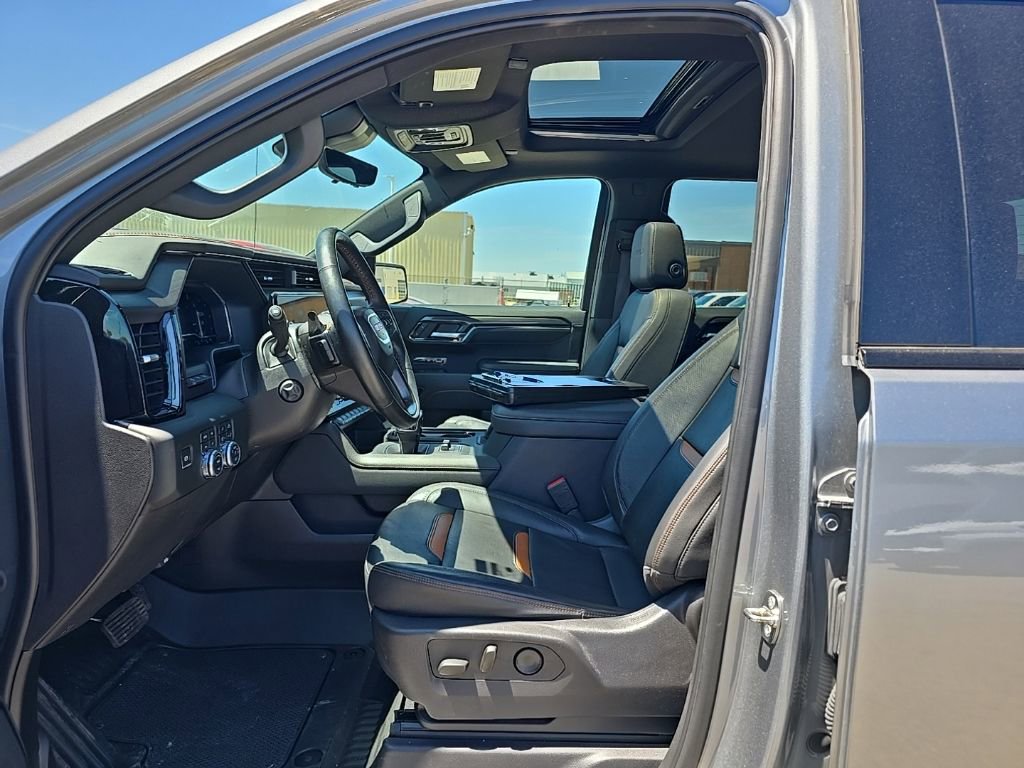 Used 2024 GMC Sierra 1500 AT4 w/ Technology Package AWD/4WD image 14