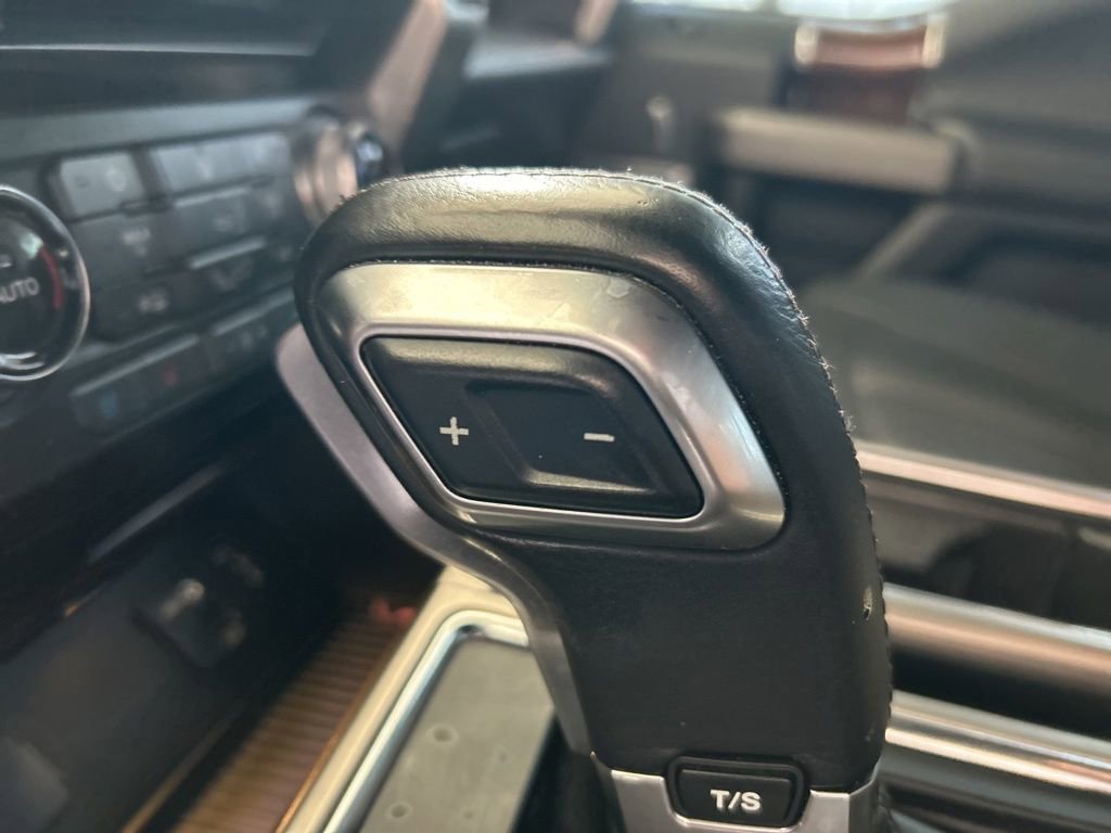 Used 2015 Ford F150 Platinum w/ Equipment Group 701A Luxury image 9