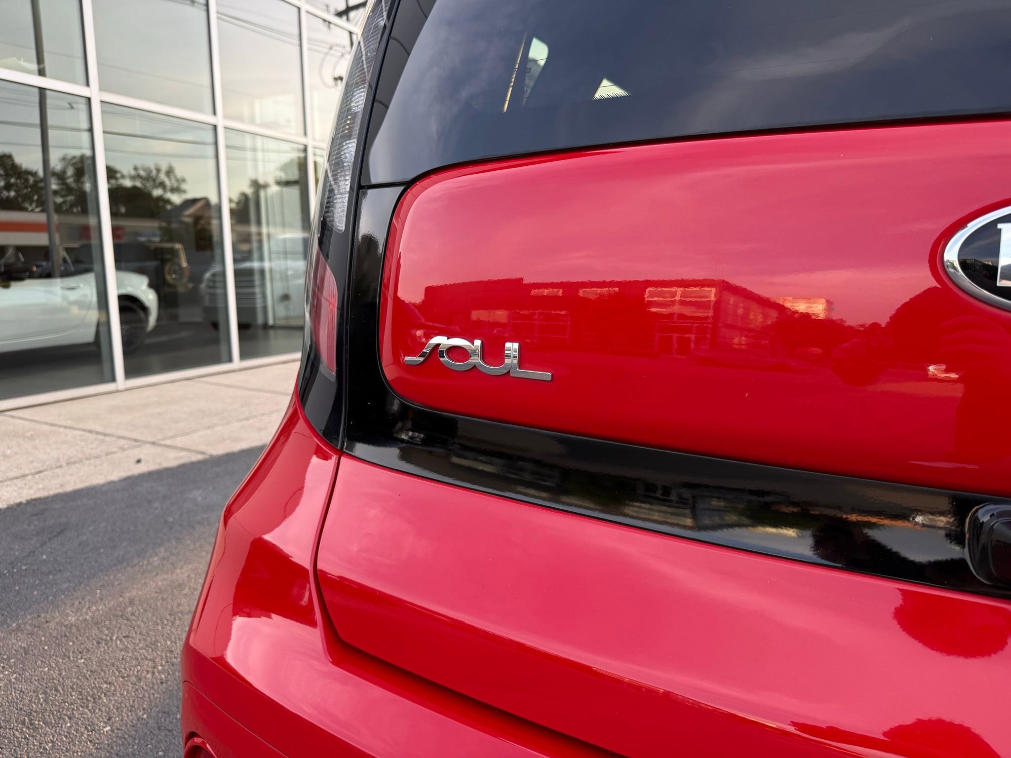 Used 2019 Kia Soul + image 9