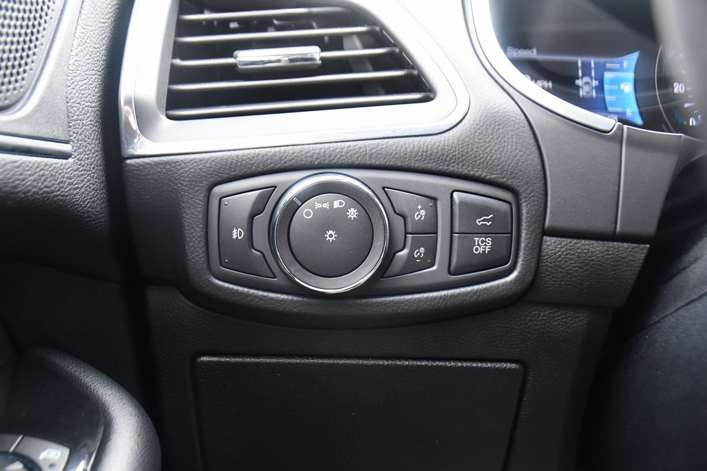 Used 2019 Ford Edge Titanium w/ Cold Weather Package image 26