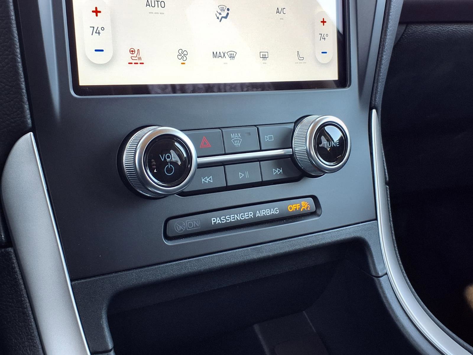 Used 2024 Ford Edge SEL w/ Convenience Package image 12