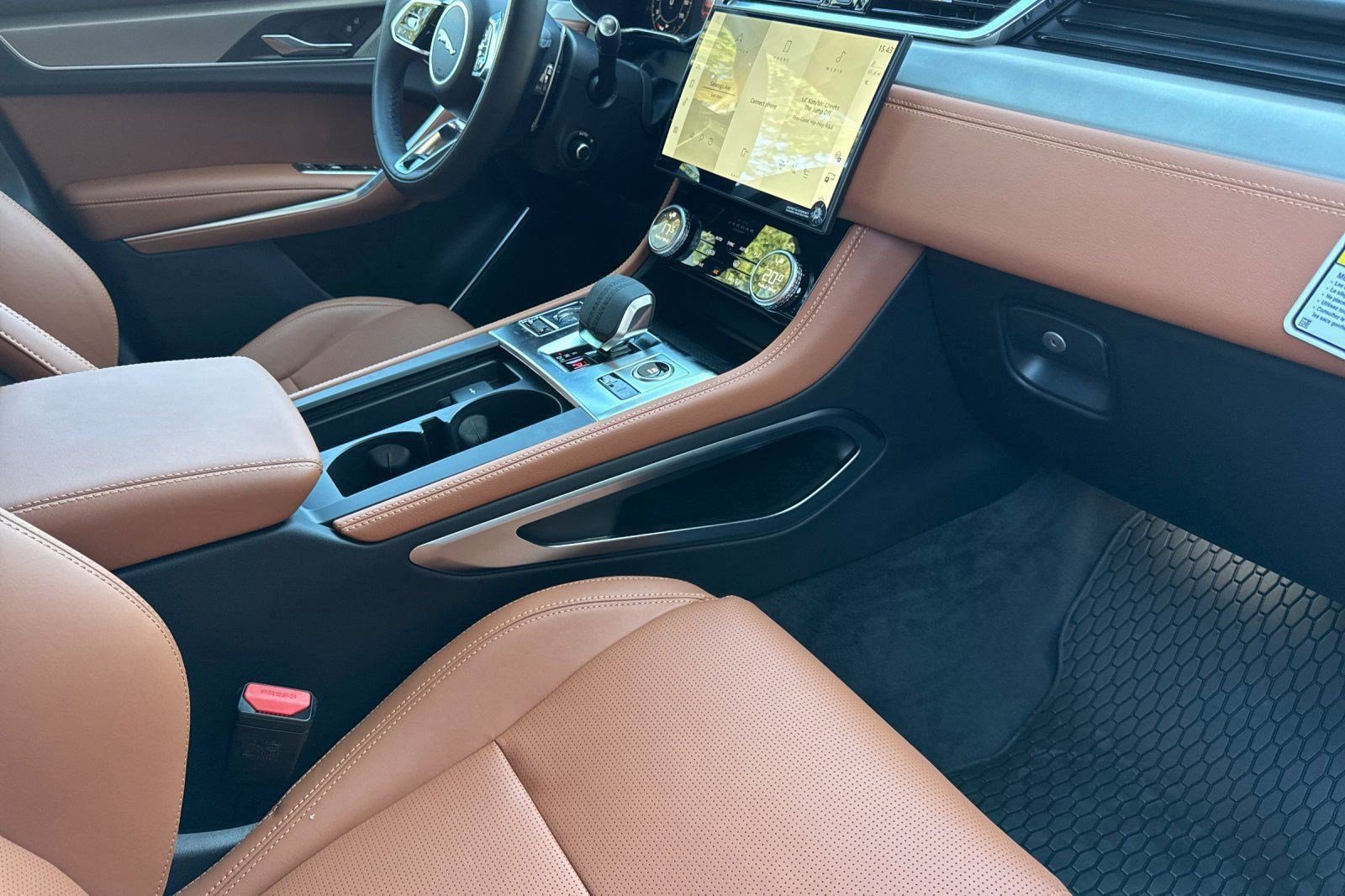 New 2026 Jaguar F-PACE R-Dynamic S AWD/4WD image 28