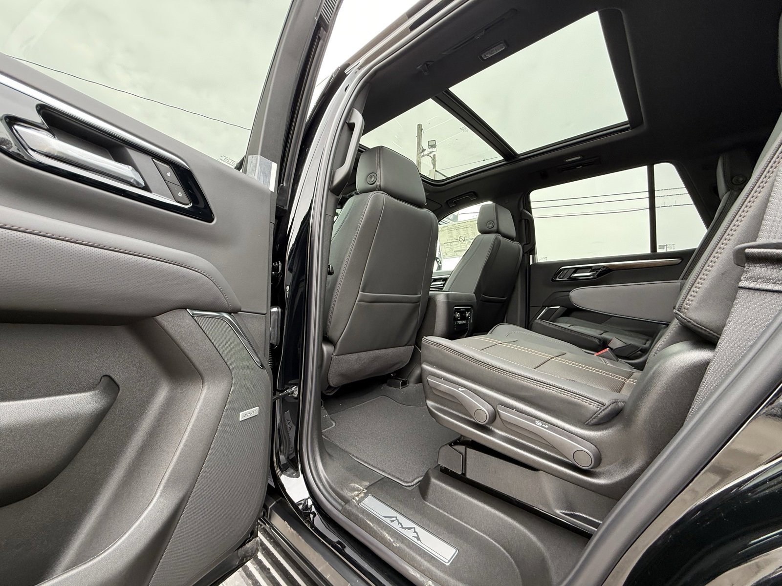 New 2026 Chevrolet Tahoe High Country image 36