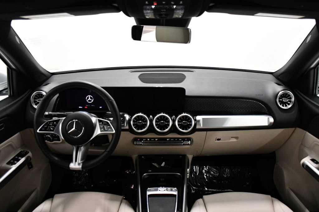 Certified 2026 Mercedes-Benz GLB 250 4MATIC image 8