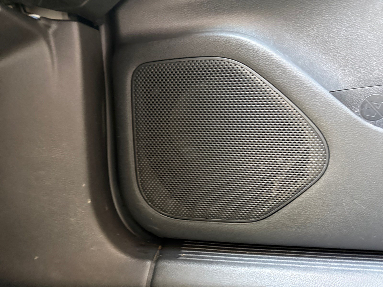 Used 2021 Nissan Rogue S FWD image 25