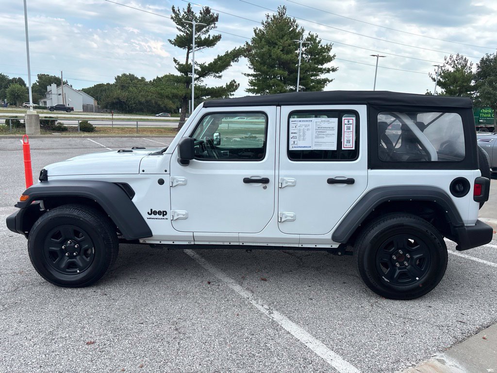Used 2023 Jeep Wrangler Unlimited Sport AWD/4WD image 9