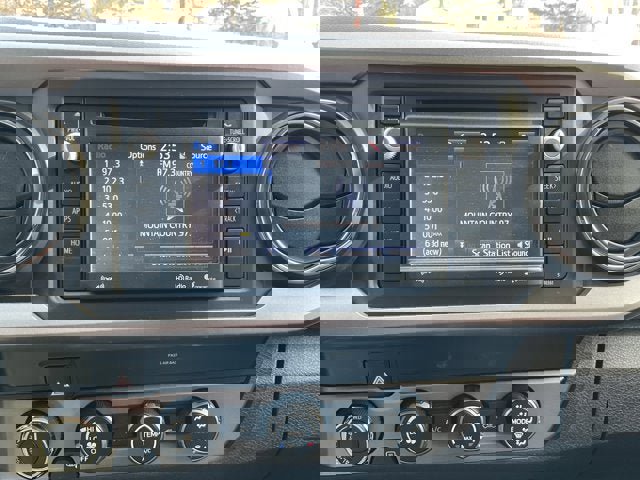 Used 2019 Toyota Tacoma SR5 image 24