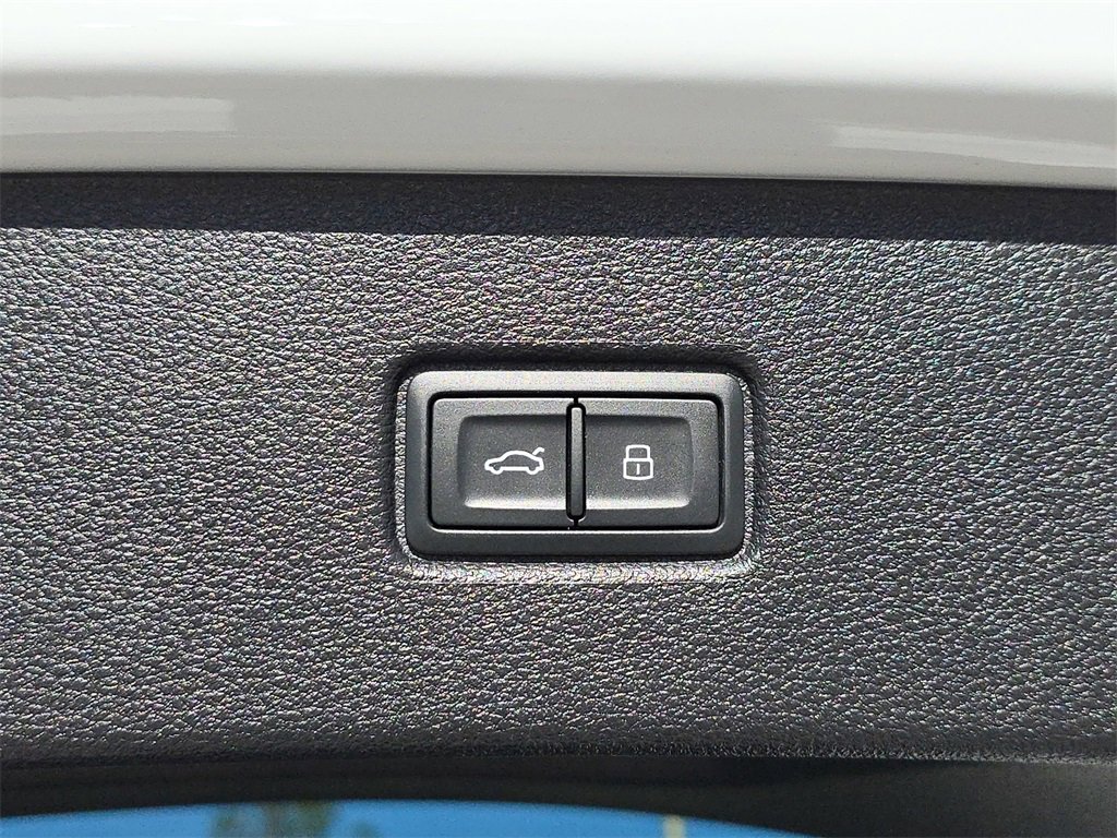 Certified 2023 Audi Q7 2.0T Premium w/ Towing Package image 14