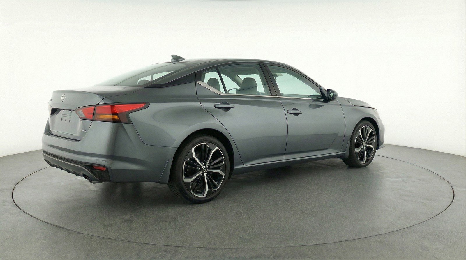 Used 2025 Nissan Altima 2.5 SR image 9