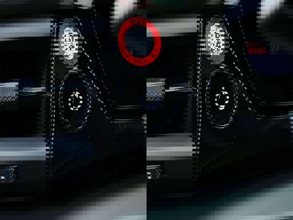 New 2025 Porsche Macan 4S Electric image 18