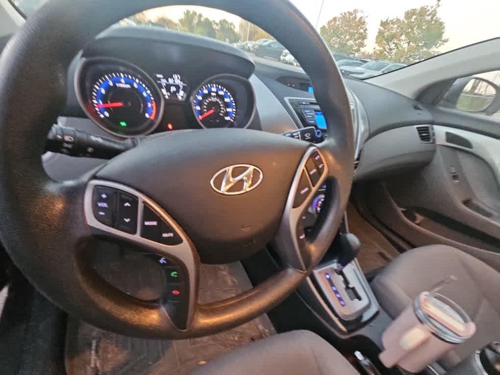 Used 2013 Hyundai Elantra GLS w/ Preferred Pkg FWD image 7