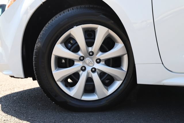 Used 2025 Toyota Corolla LE FWD image 2