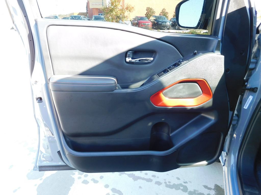 Used 2024 Nissan Frontier PRO-4X w/ Off-Road Protection Package image 11