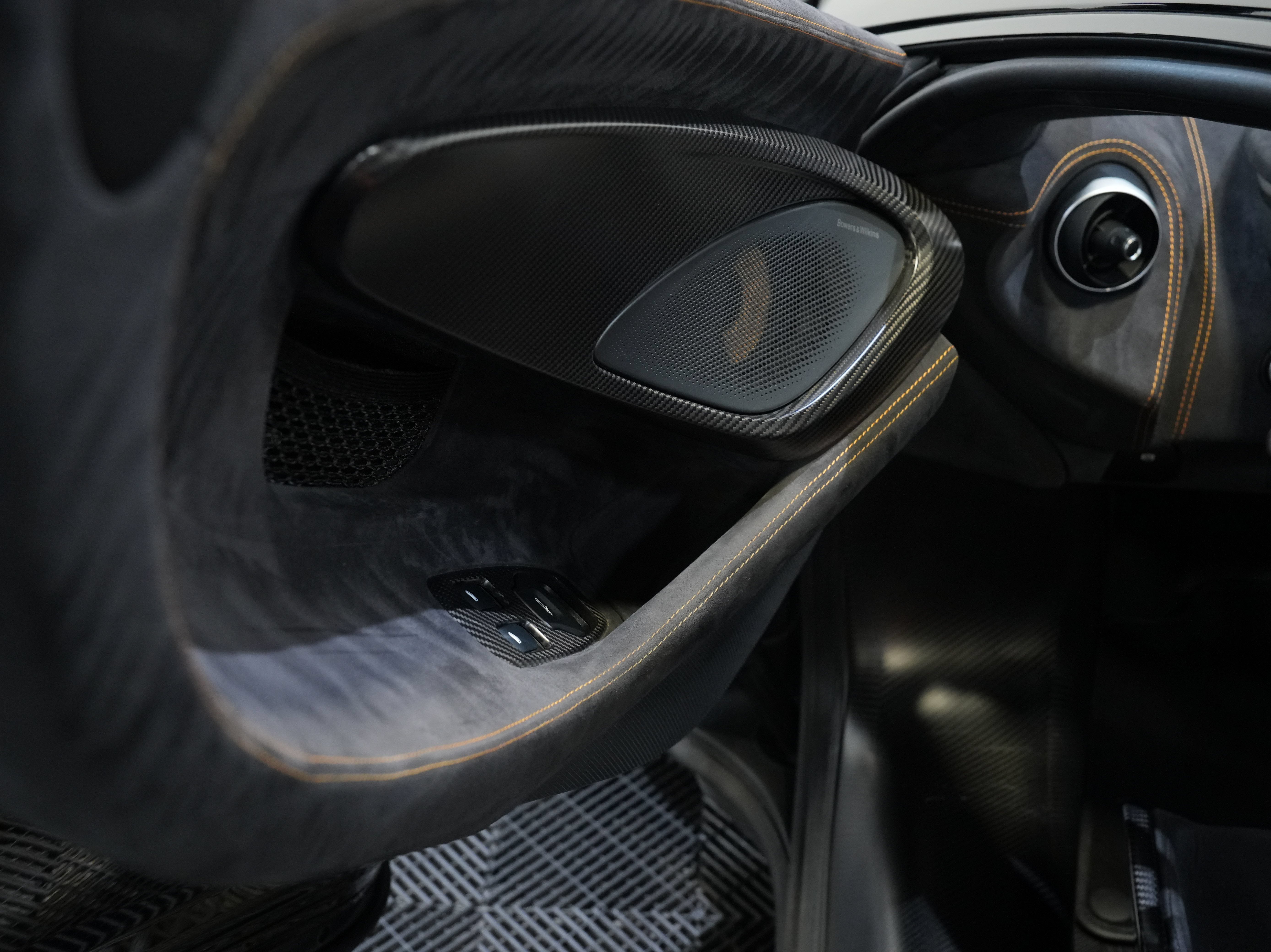 Used 2020 McLaren 600LT Spider RWD image 30