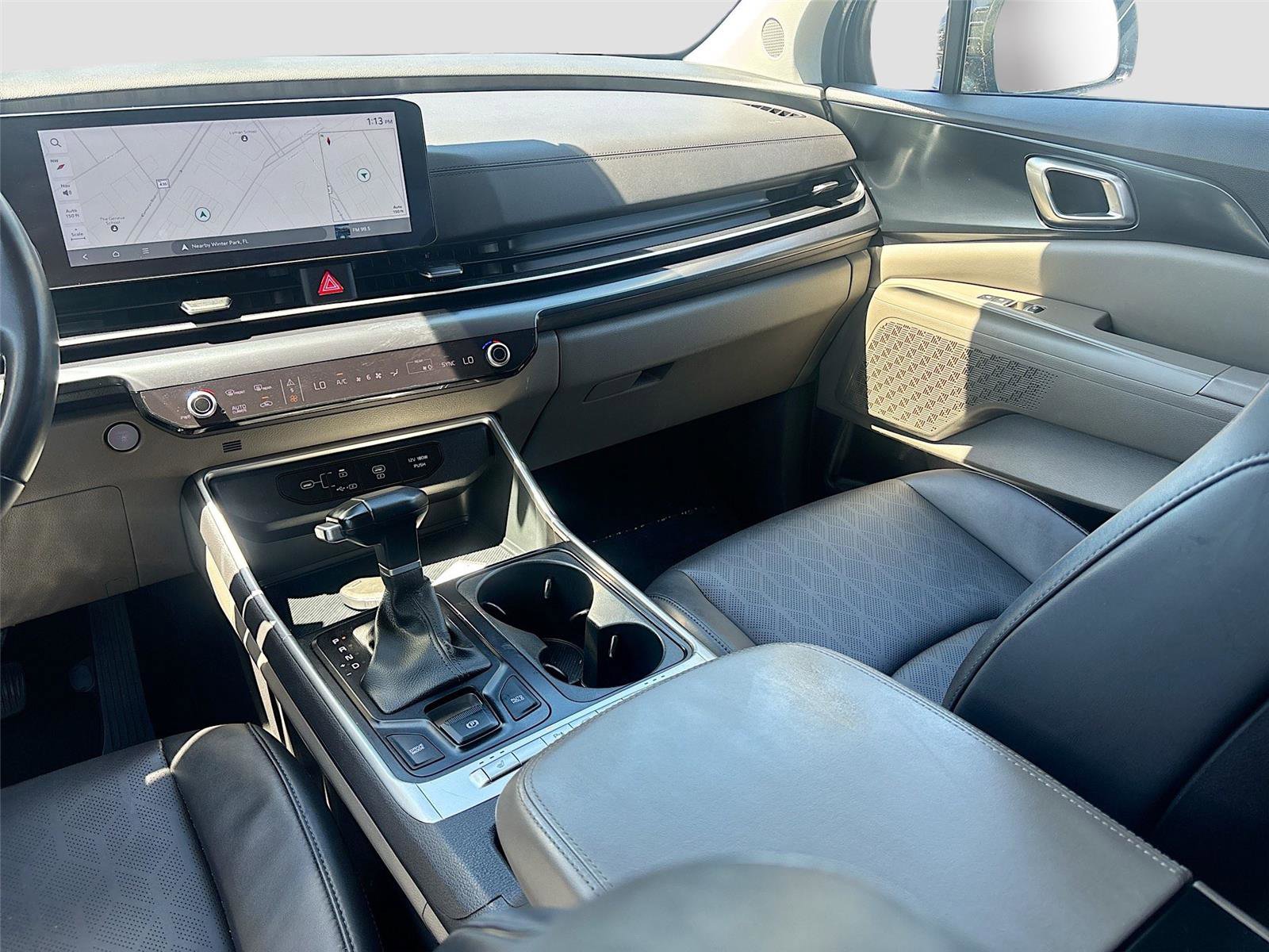 Used 2025 Kia Carnival FWD image 23