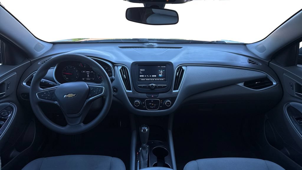 Used 2018 Chevrolet Malibu LS w/ LPO, Convenience Package 1 FWD image 27