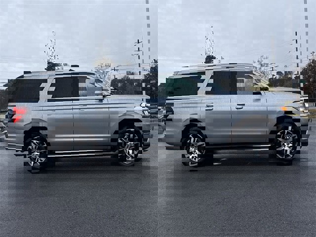 Used 2022 Ford Expedition Max Limited image 2