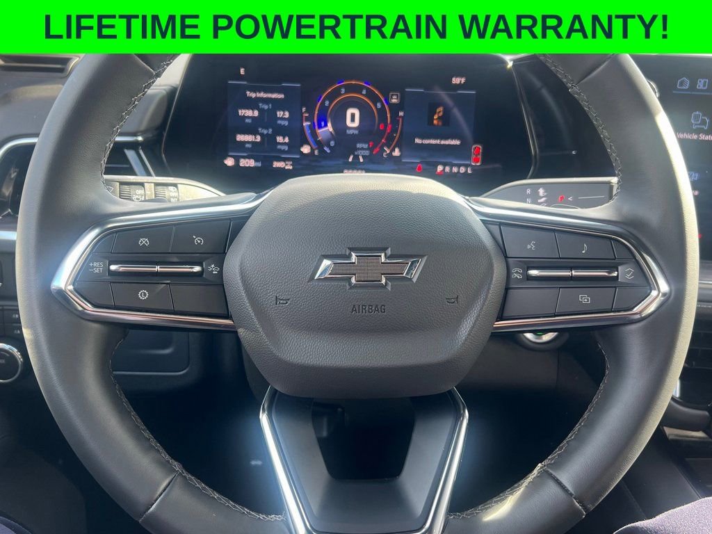 Used 2025 Chevrolet Suburban Z71 image 4