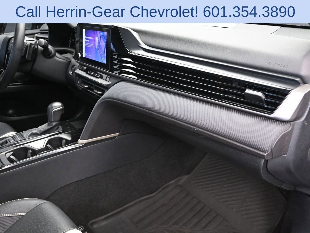 Used 2025 Toyota Camry SE image 24