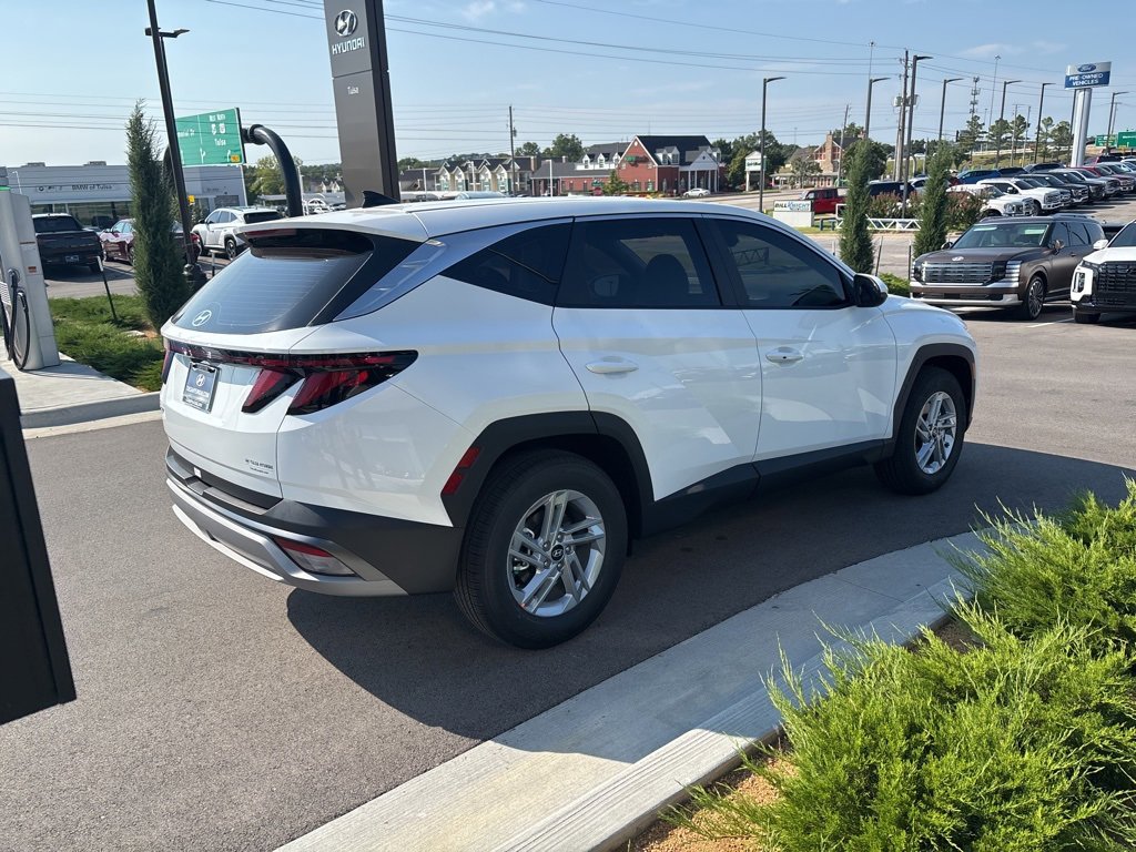 New 2026 Hyundai Tucson SE image 6