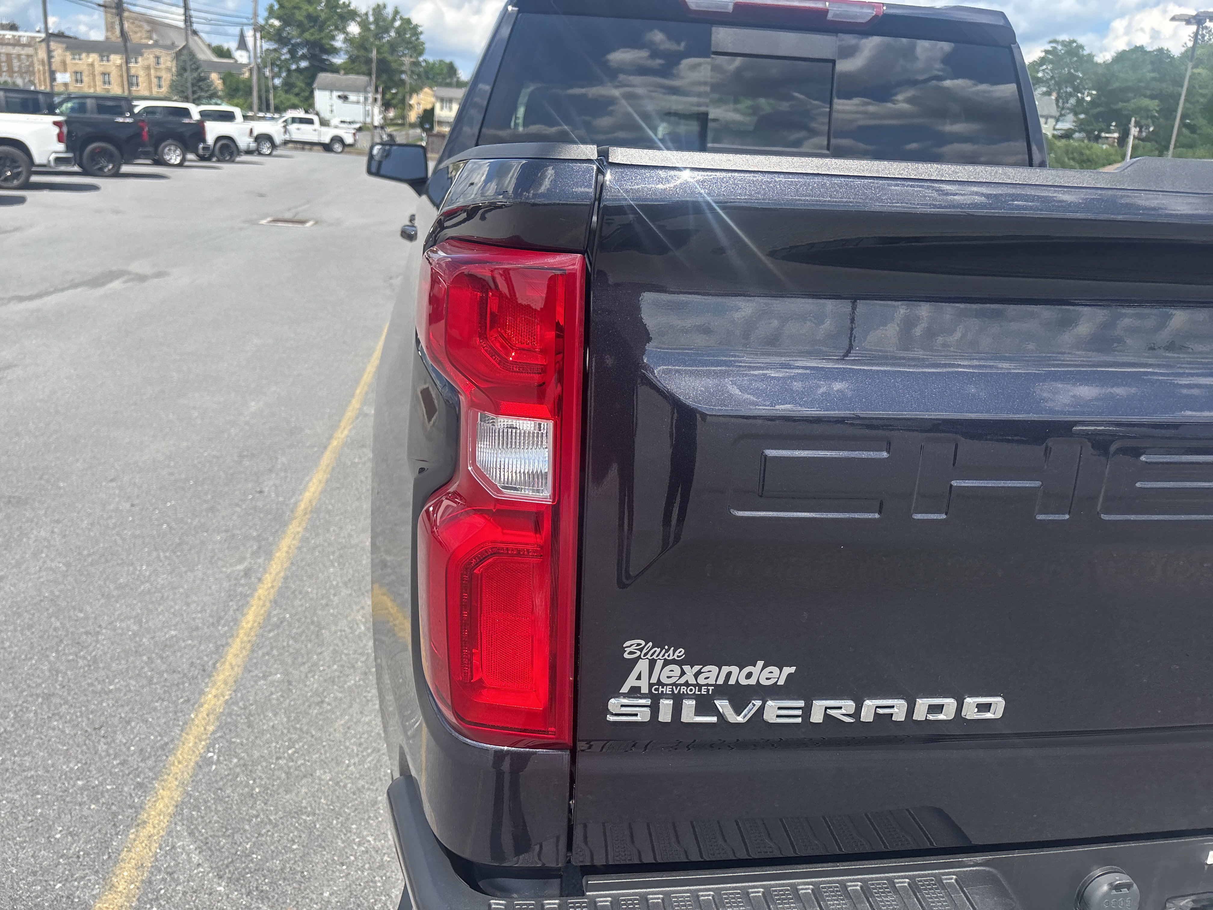 Used 2023 Chevrolet Silverado 1500 RST AWD/4WD image 14
