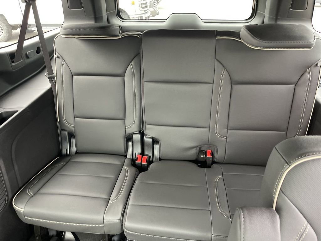 New 2026 Chevrolet Suburban Premier w/ Sun And Tow Package AWD/4WD image 24