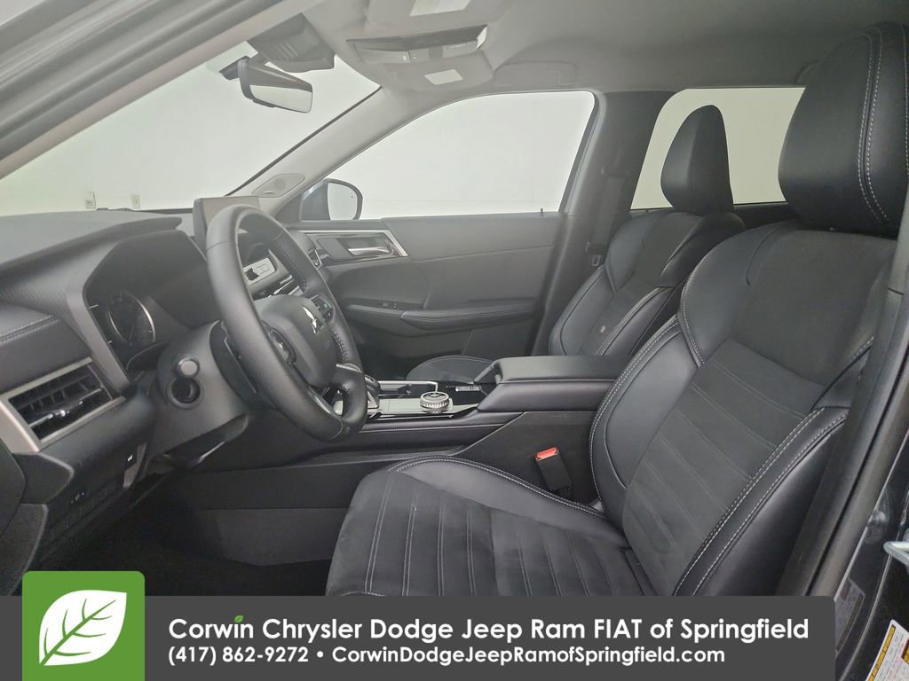 Used 2025 Mitsubishi Outlander SE FWD image 18