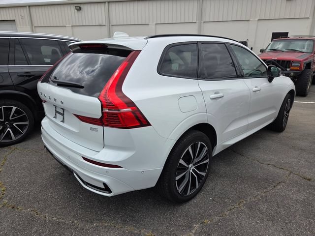 Used 2024 Volvo XC60 B5 Plus AWD/4WD image 13