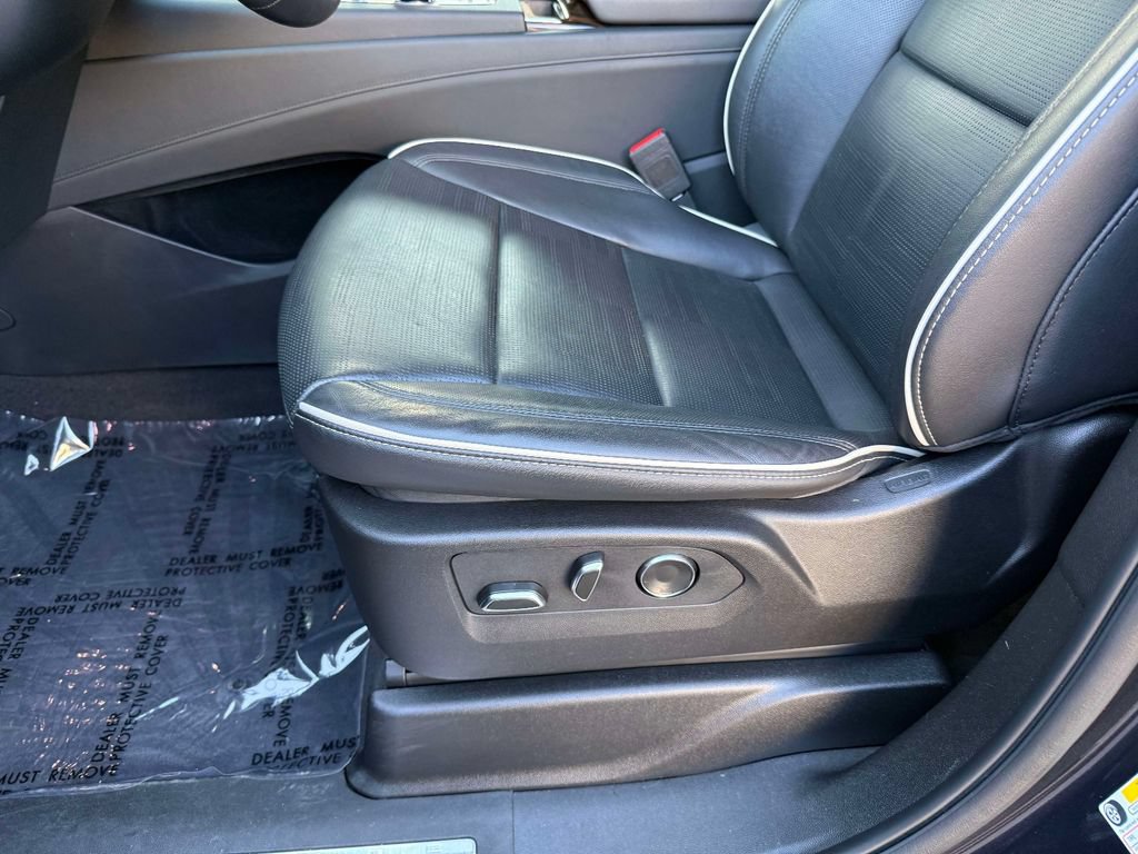 Certified 2024 Cadillac Escalade Premium Luxury AWD/4WD image 3