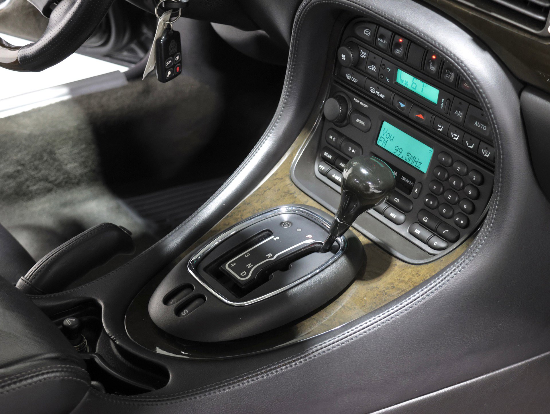 Used 1998 Jaguar XJ8 RWD image 53