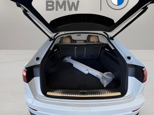 Used 2025 Audi Q8 Premium image 34