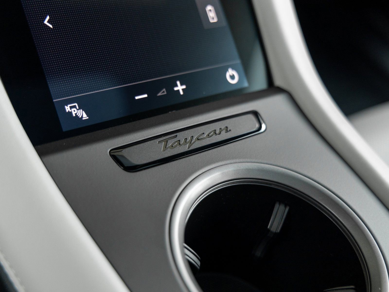 Certified 2025 Porsche Taycan RWD image 25