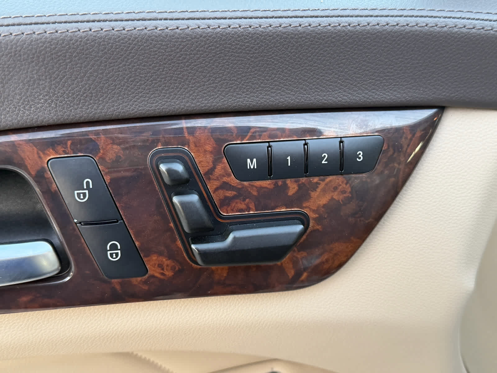 Used 2014 Mercedes-Benz CLS 550 4MATIC image 25