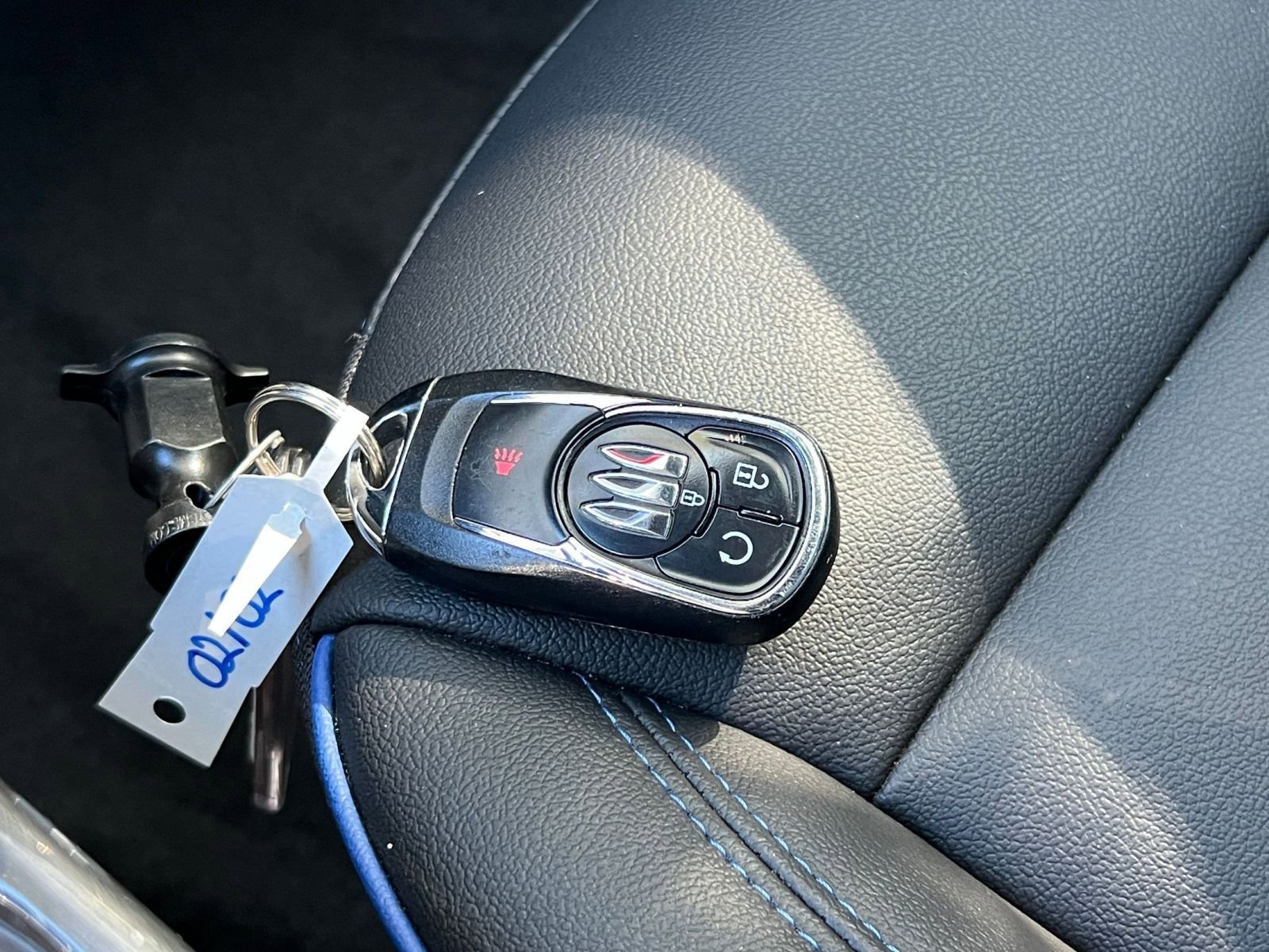 Used 2025 Buick Envista Sport Touring image 18