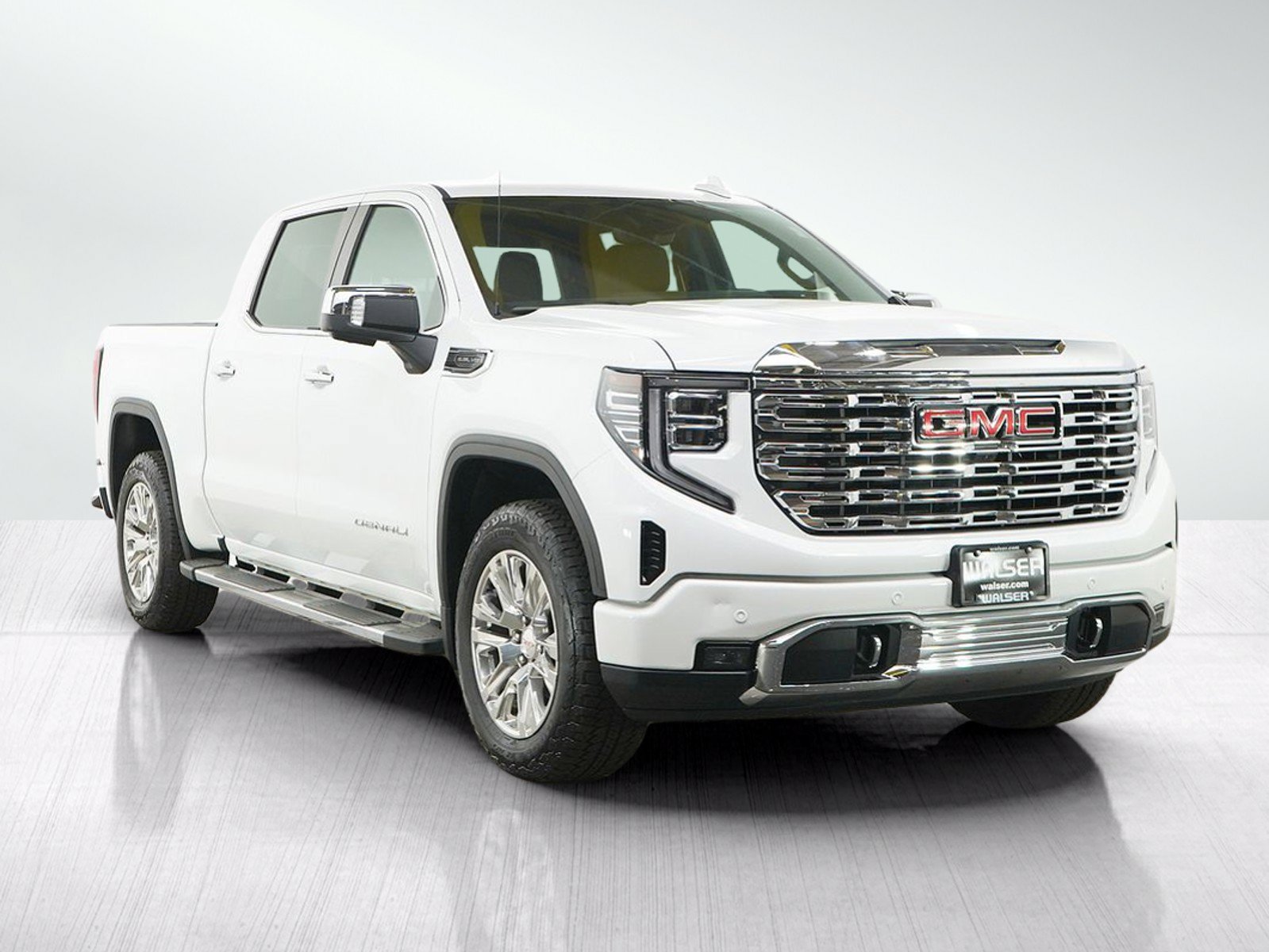 Used 2022 GMC Sierra 1500 Denali w/ Technology Package AWD/4WD image 7