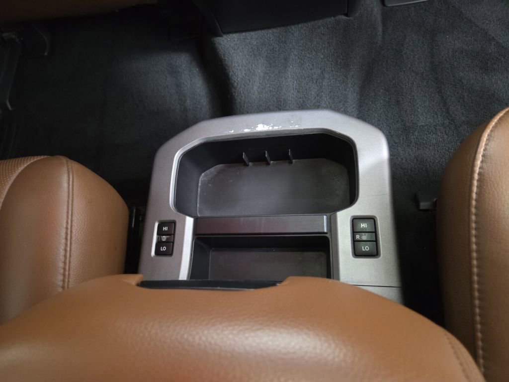 Used 2015 Toyota Sequoia Platinum image 32