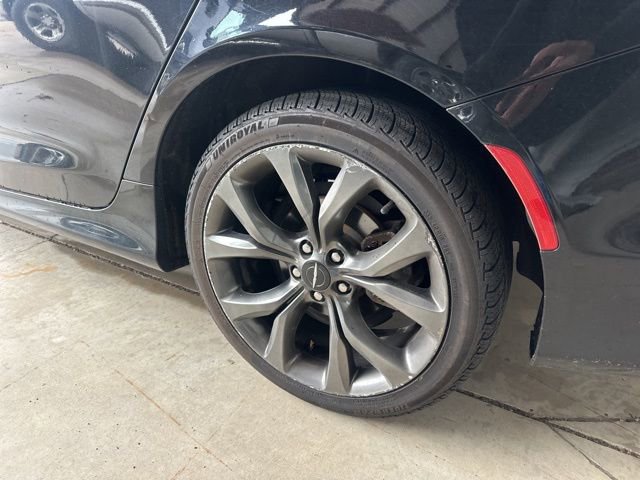 Used 2015 Chrysler 200 S w/ Comfort Group FWD image 14