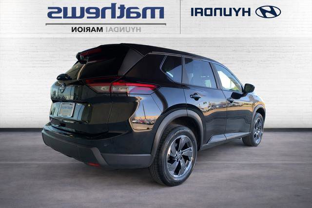 Used 2025 Nissan Rogue SV image 4