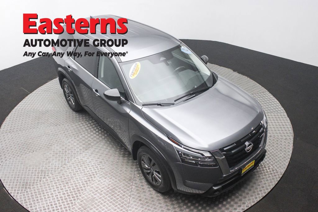 Used 2024 Nissan Pathfinder S AWD/4WD image 3