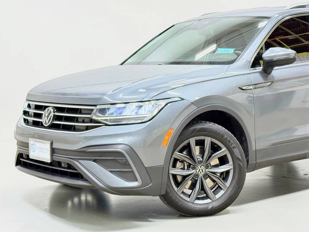 Used 2022 Volkswagen Tiguan SE AWD/4WD image 3