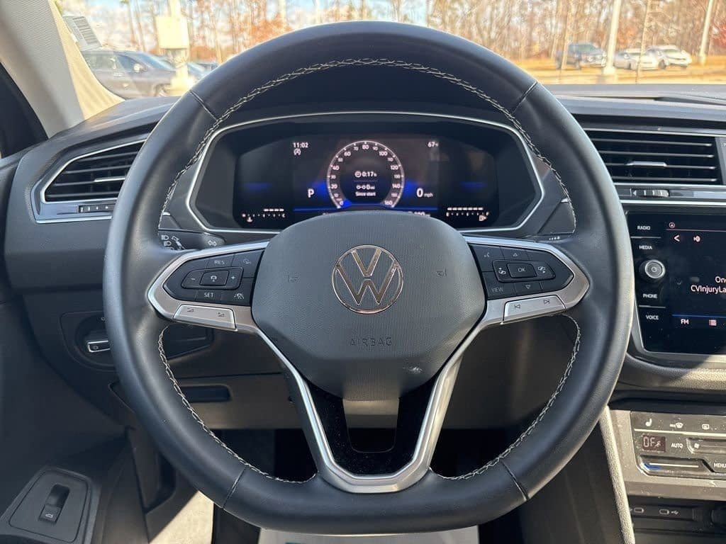 Used 2024 Volkswagen Tiguan SE image 21